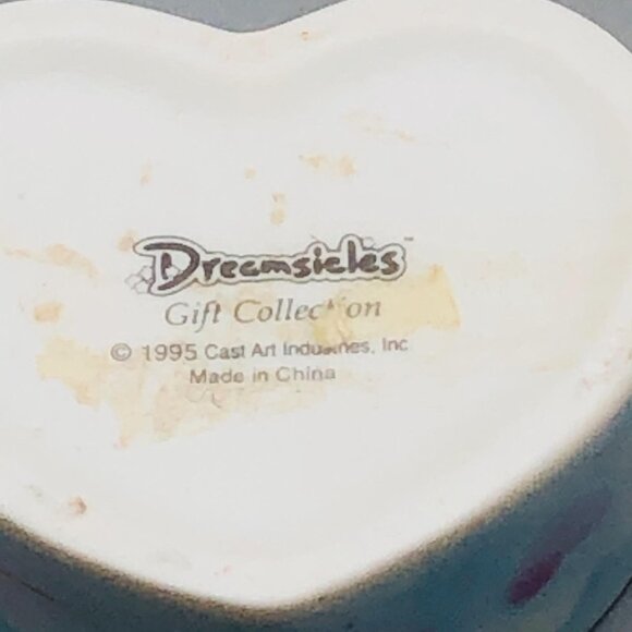 Dreamsicks gift collection box & lid heart shaped 1995 angle porcelain 3x1" READ - Picture 4 of 7